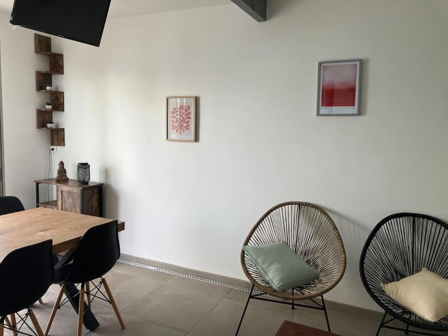 Appartement T4 Terrasse Et Vue Istres Esterno foto
