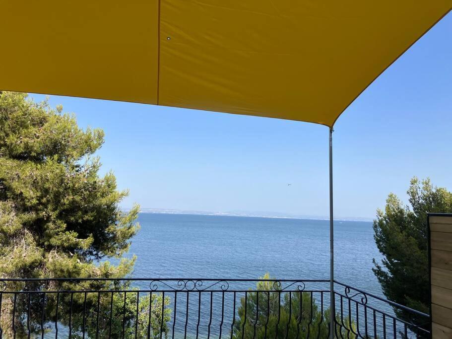 Appartement T4 Terrasse Et Vue Istres Esterno foto